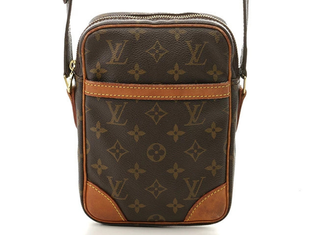 LOUIS VUITTON Danube Shoulder Bag Pochette Monogram